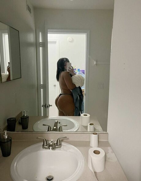 paolala a pornographic model pic