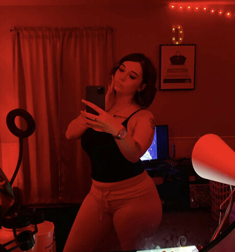 Caiidenn model nice pic