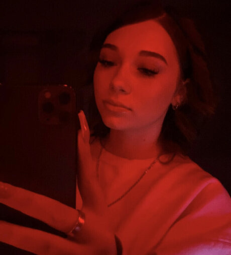 Caiidenn model pornographic images