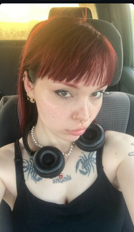 Seeyouinthemoshpitt nudes pornstar photos