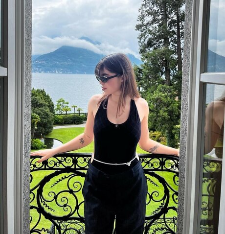 Molly Gallagher pornstar top photo