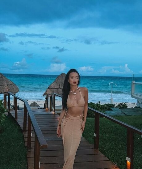 Callina Liang pretty star image