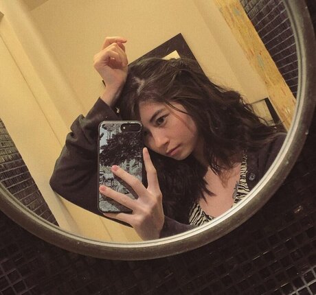 Path Wei_ hd pornstar photo