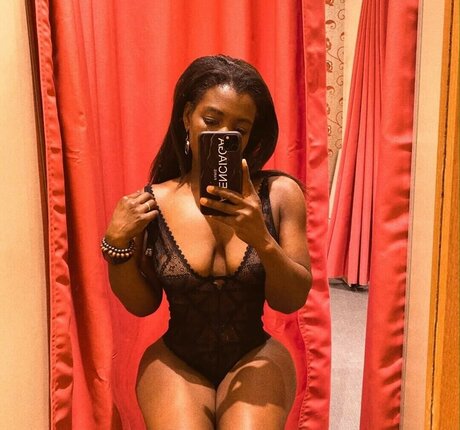 fsemelagne beautiful actress photo