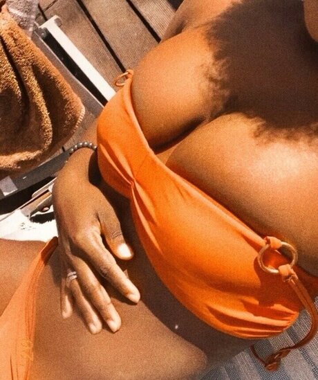 fsemelagne pretty pornstar photo