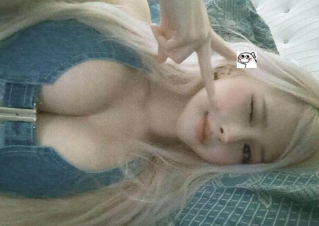 Globoib Hotvirgin pretty model pics