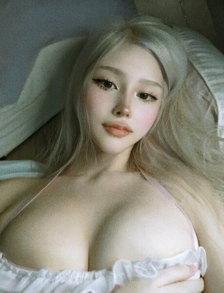 Globoib Hotvirgin model nude images