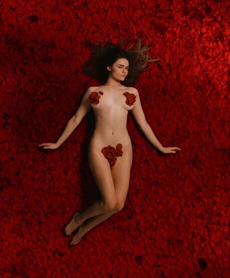 Megnut model nude image