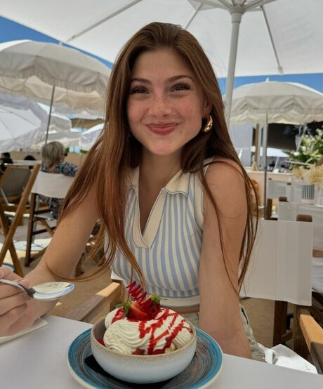 Nicky Passarella model hot image