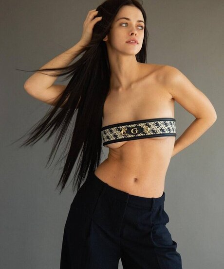 Vanessa Kunz model top picture