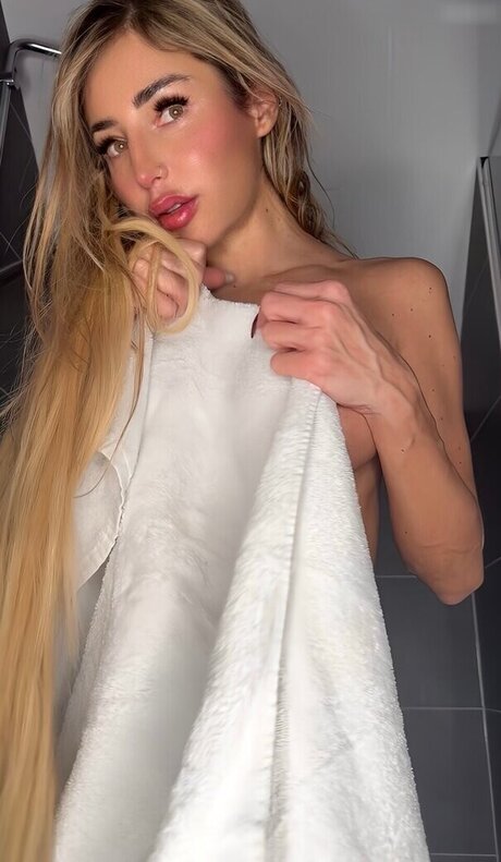 Sandylein nudes star pics