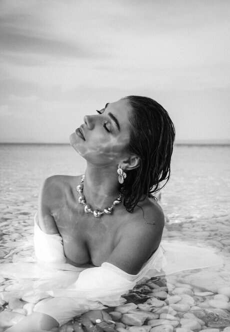 Sarah Posch pretty model image