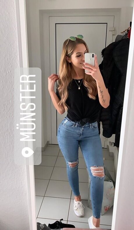 Lisa srmst model pretty images