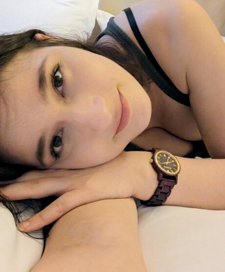 Haselnuuuss model hd photos