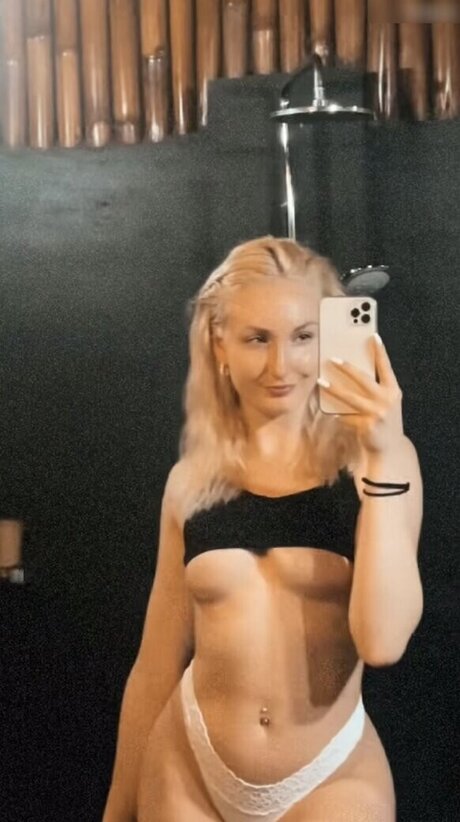 Dana Kufner sexy model gallery