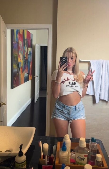 lesbian feet onlyfans pretty gallery