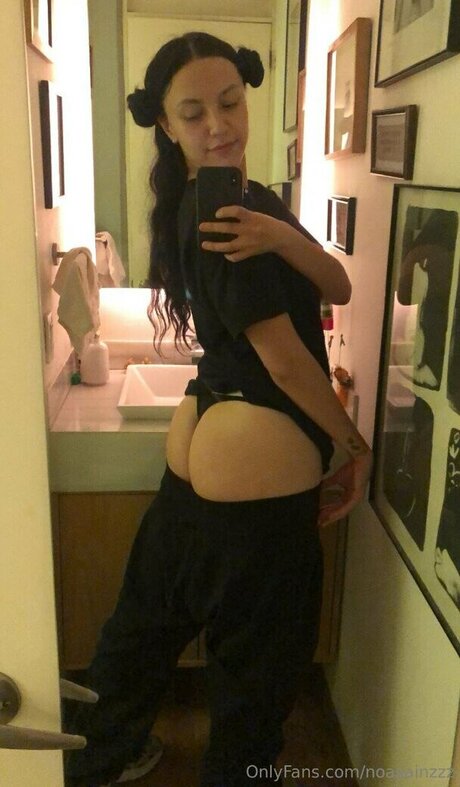 Eduarda Santana model hot pictures