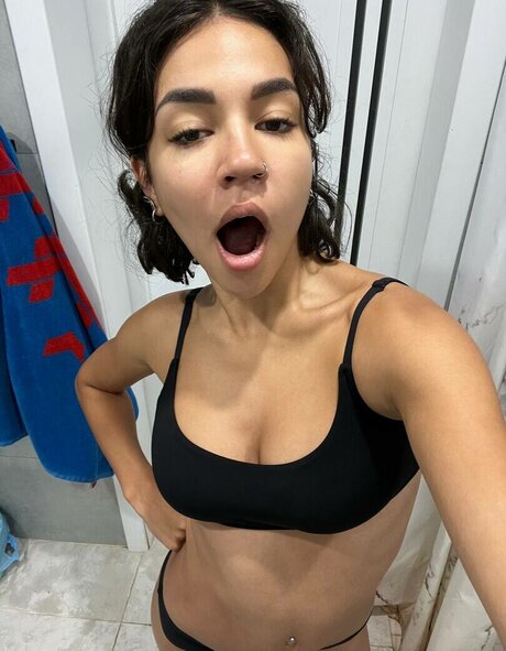 Yashankulova xxx star photo