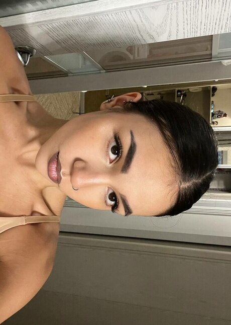 Yashankulova pornographic model picture