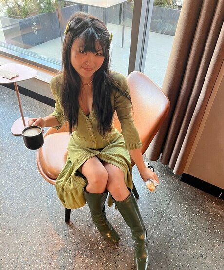 Mimee Xu naked pornstar gallery