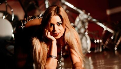 Rossane Bom art model pictures