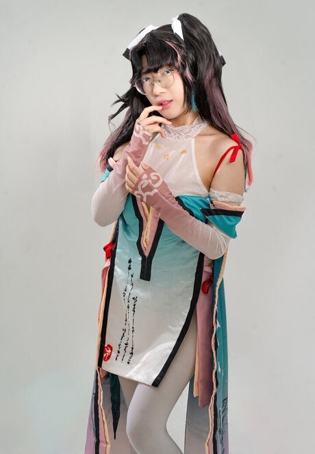 me pege7 nude actress photos