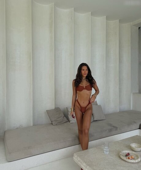 Lucy Syed pretty star photos