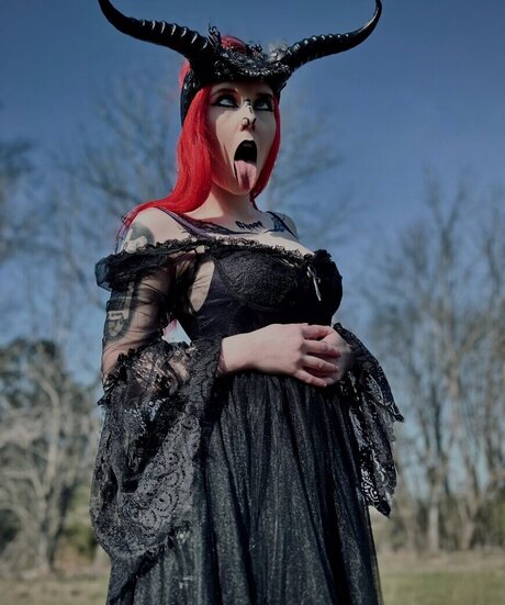 Carrie Cannie hot model image