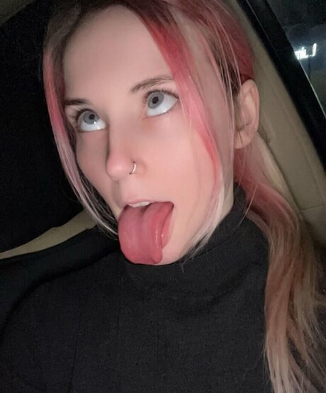 Carrie Cannie model adult images