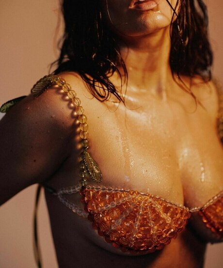 Amanda De Godoi hot model images