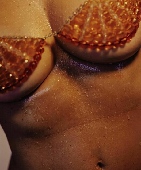 Amanda De Godoi model xxx picture