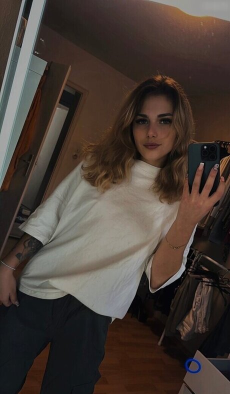 Elsa Wei enbach naked star pics