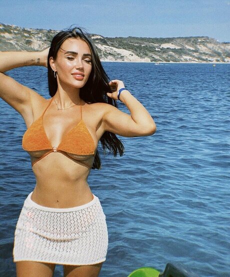 Dana Feist model exclusive image