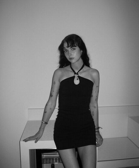 Holly Laing model best images