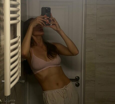 Yapishukino model art images