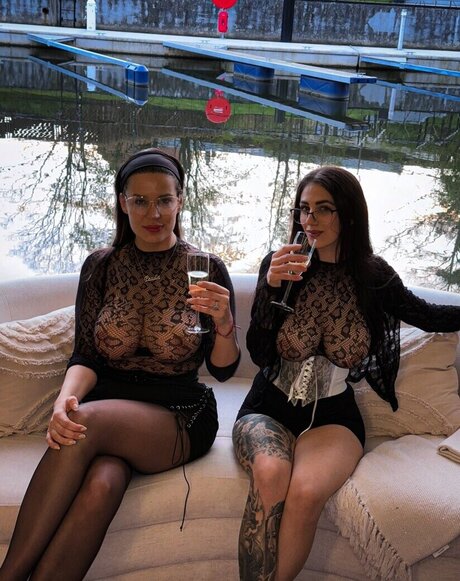 Harley Benz model pornographic picture