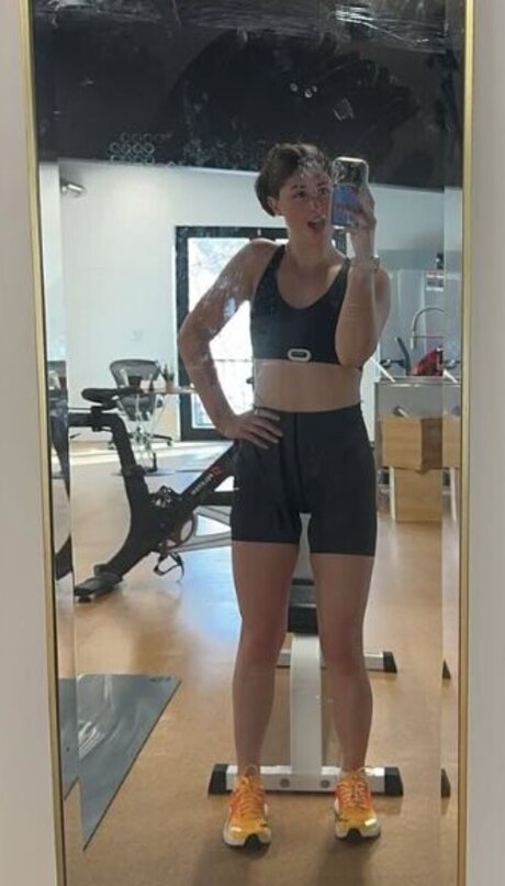 Lia Block top star img