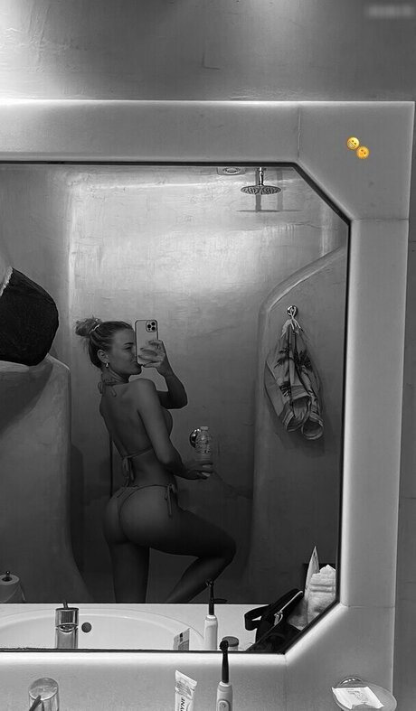 Leonie brrr pornstar xxx photos