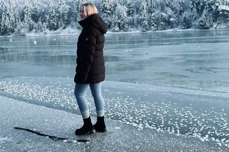 Luna Zuhause high quality model images