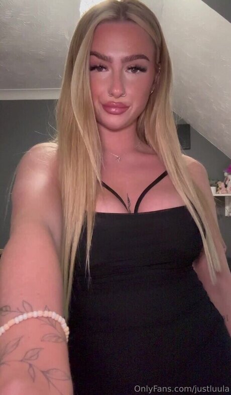 Justluula beautiful actress image