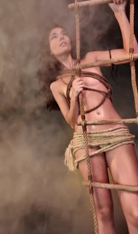 Elle Baldwinson model hot archive