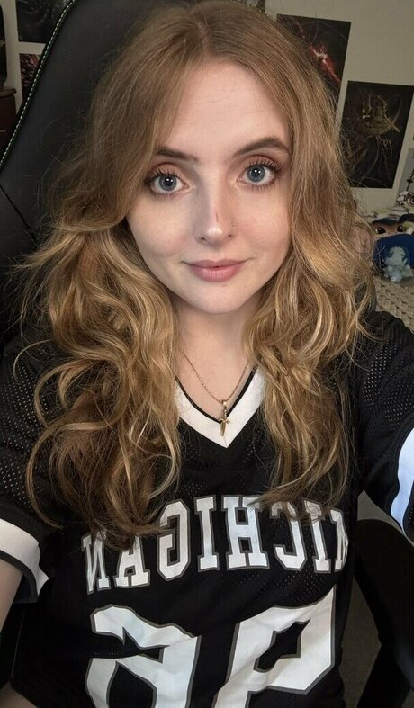 Krysttl xxx star image