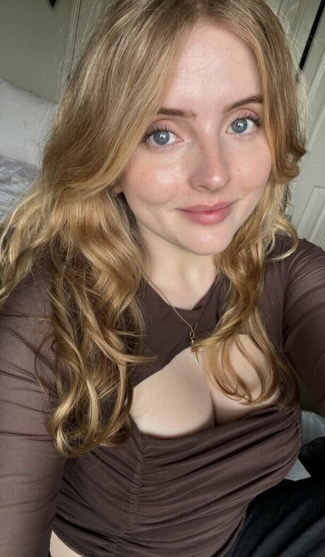 Krysttl model free picture