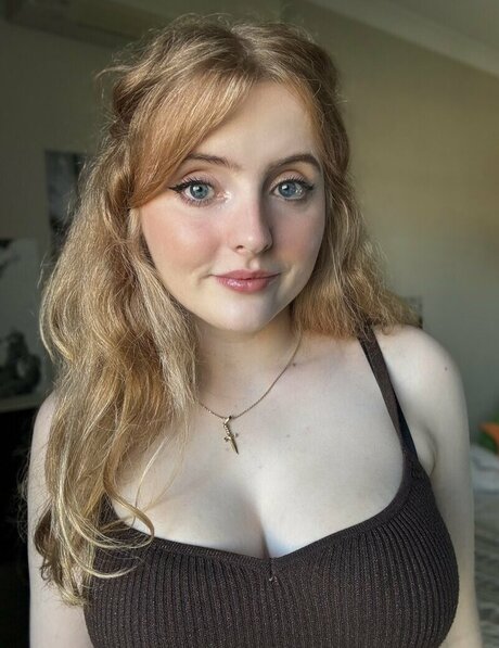 Krysttl star sexy gallery