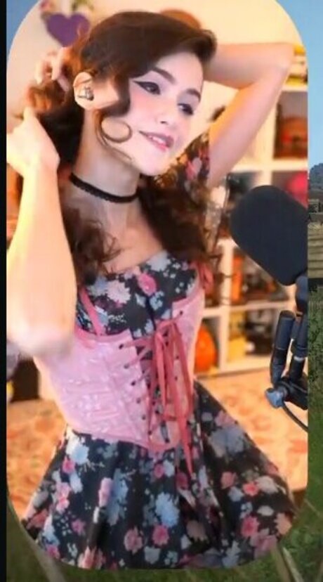 missluality naked star images