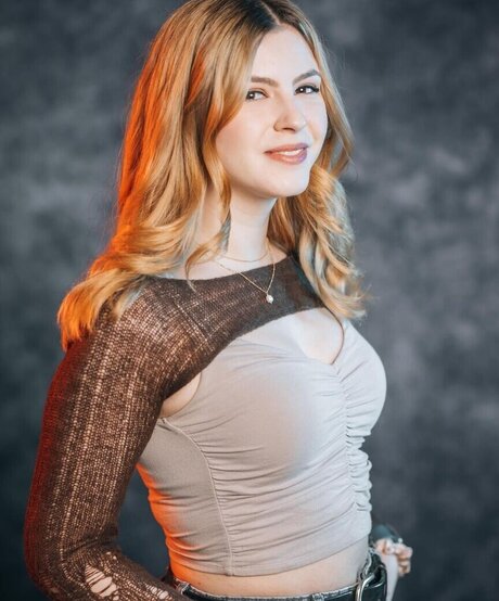 Katazuri beautiful actress pic