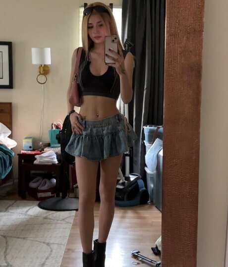 Emilykr0pp nice pornstar pictures