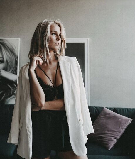 Jana Riva star best archive