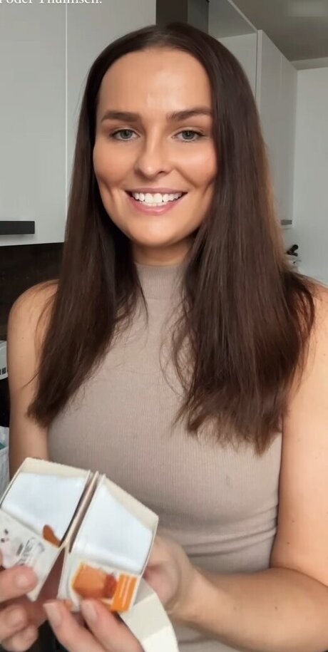 Jana Riva sexy actress image