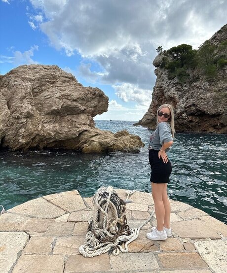 Alicia Joe sexy actress photos